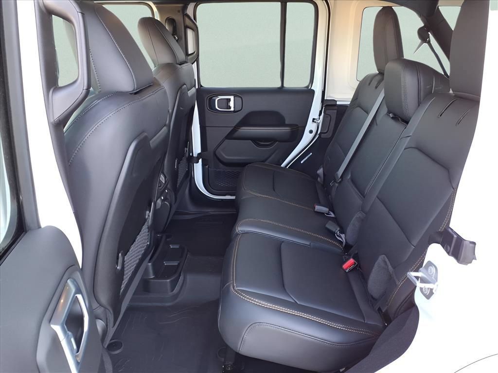 New 2026 Jeep Wrangler Unlimited Sahara AWD/4WD image 10