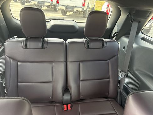 Certified 2025 Ford Explorer Platinum RWD image 29