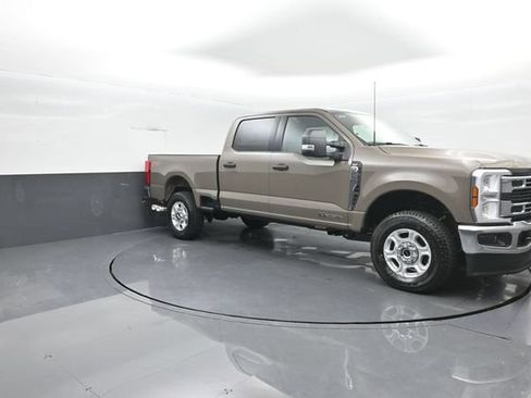 New 2026 Ford F250 XLT w/ FX4 Off-Road Package AWD/4WD image 2