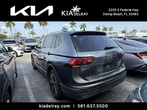 Used 2018 Volkswagen Tiguan SEL FWD image 3