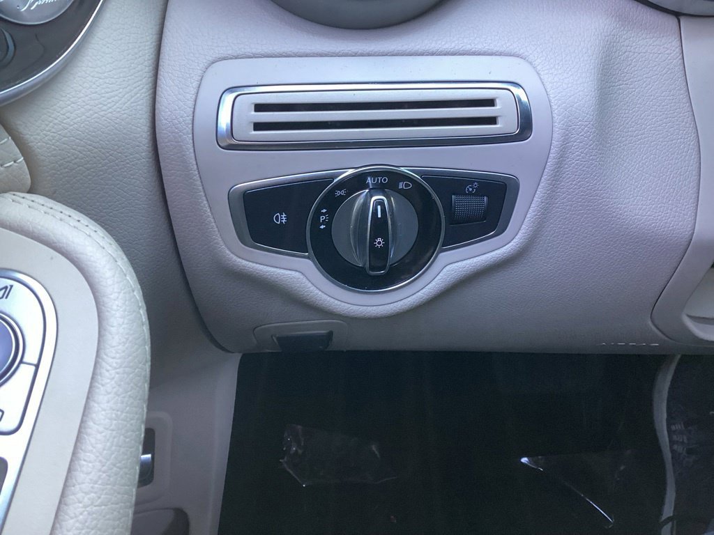 Used 2015 Mercedes-Benz C 300 4MATIC Sedan image 29
