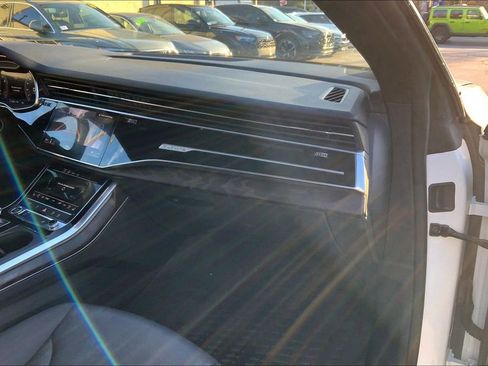Used 2021 Audi Q8 Premium Plus image 18