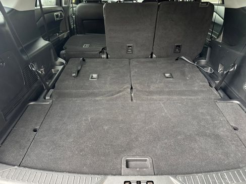 Used 2022 Ford Explorer XLT w/ Equipment Group 202A image 20