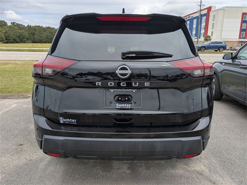 Used 2024 Nissan Rogue S image 6