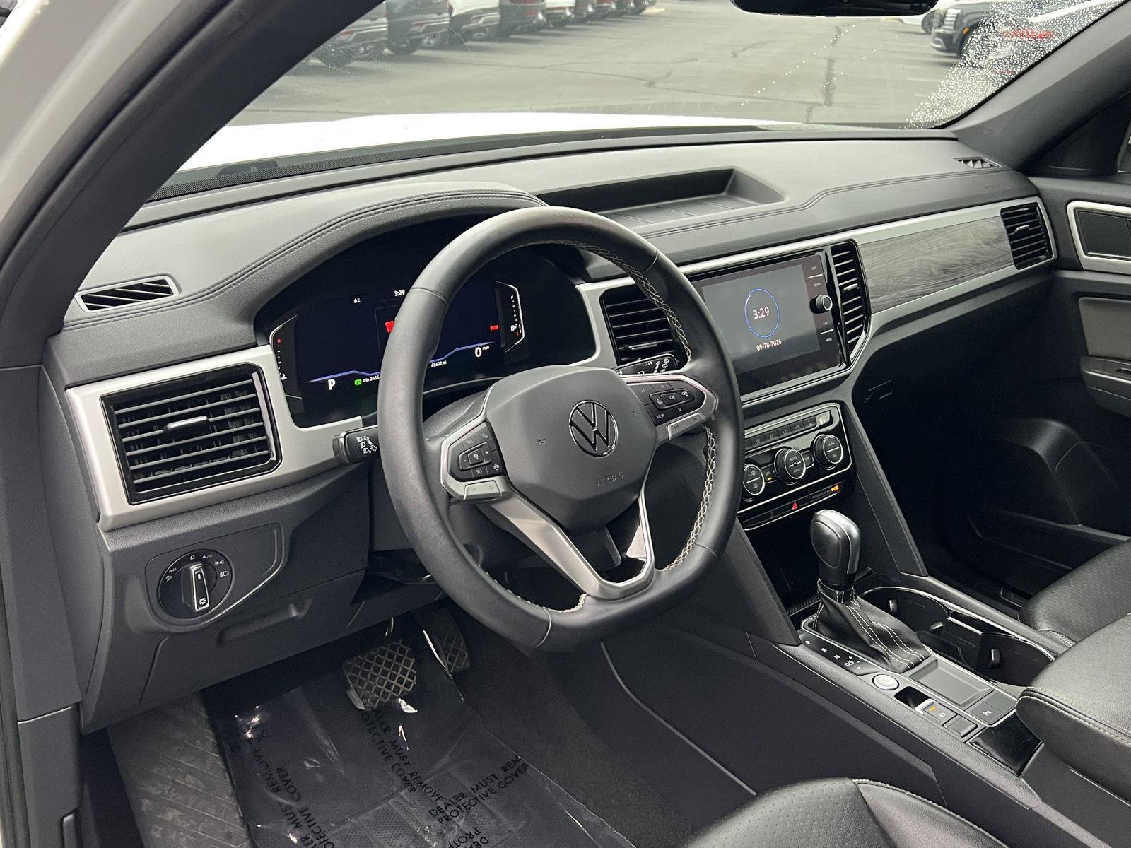 Used 2022 Volkswagen Atlas Cross Sport SE FWD image 26