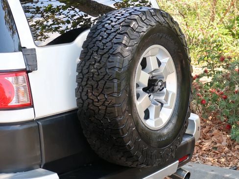 Used 2009 Toyota FJ Cruiser 2WD w/ TRD Sport Pkg image 10