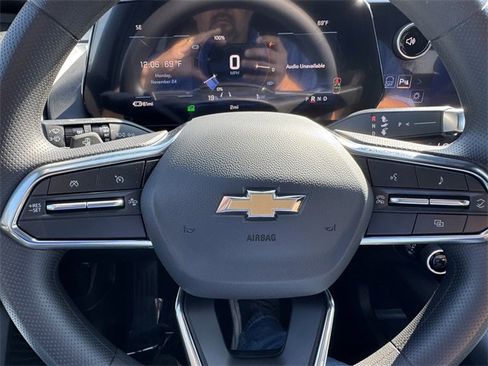 New 2026 Chevrolet Equinox EV LT image 16