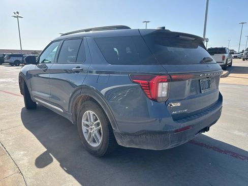 Used 2025 Ford Explorer Active RWD image 5