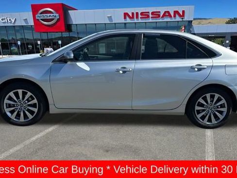 Used 2016 Toyota Camry XLE w/ Moonroof Package FWD image 6