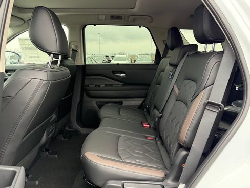 New 2026 Nissan Pathfinder Platinum w/ Cargo Package FWD image 14