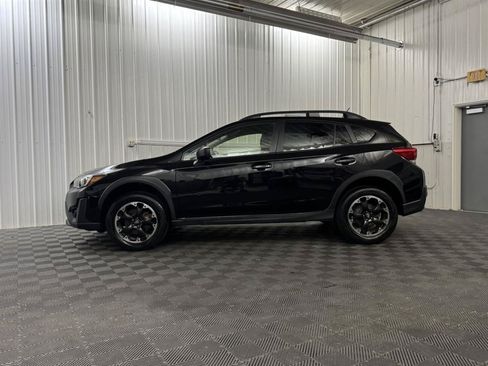 Used 2023 Subaru Crosstrek 2.0i AWD/4WD image 2