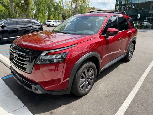 Used 2024 Nissan Pathfinder SV w/ SV Premium Package FWD image 1