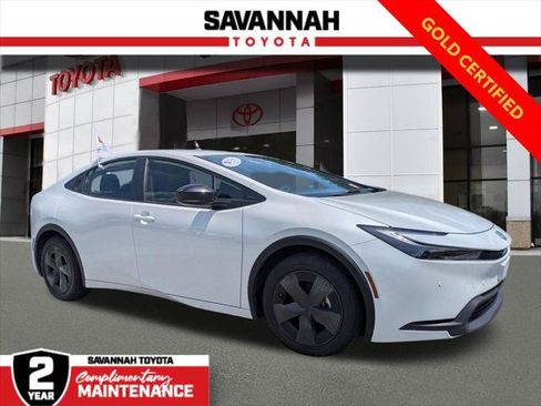 Certified 2025 Toyota Prius LE FWD image 1