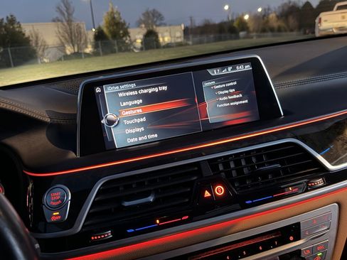 Used 2017 BMW 750i xDrive 750i xDrive image 47