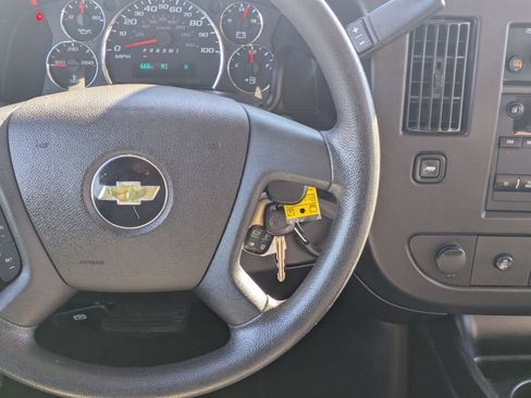 Used 2020 Chevrolet Express 3500 LT w/ LT Preferred Equipment Group image 18