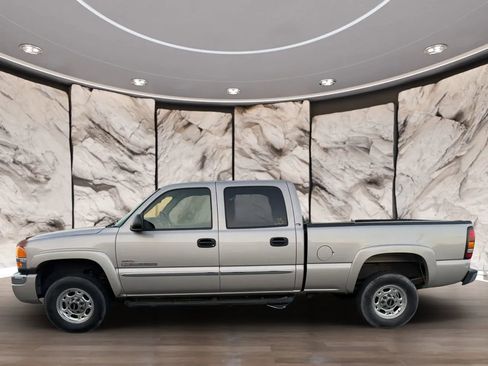 Used 2005 GMC Sierra 2500 SLT w/ Heavy-Duty Power Package image 5