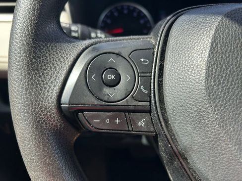 Used 2020 Toyota RAV4 XLE w/ Convenience Package FWD image 21