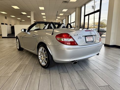 Used 2005 Mercedes-Benz SLK 350 image 7