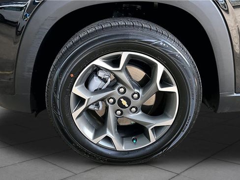 Used 2024 Chevrolet Trax LT FWD image 11