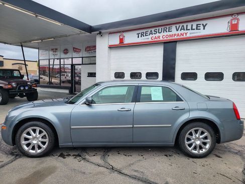 Used 2007 Chrysler 300 Touring L image 2