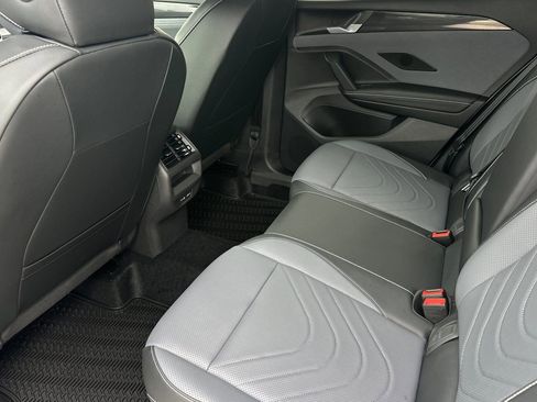 New 2026 Volkswagen Tiguan SE R-Line FWD image 10