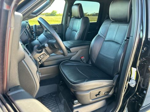 Used 2024 RAM 2500 Limited image 11