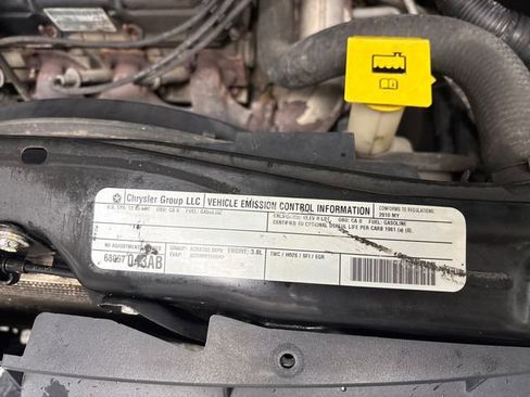 Used 2010 Dodge Grand Caravan SXT image 24