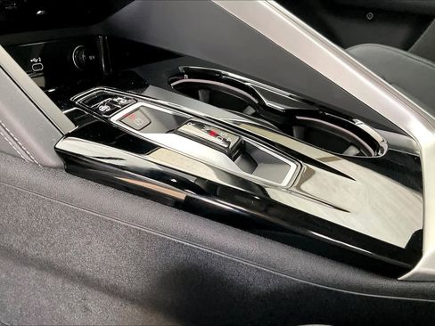 Used 2025 Audi Q5 Premium Plus w/ Premium Plus image 16