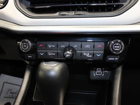Used 2025 Jeep Compass Limited AWD/4WD image 12