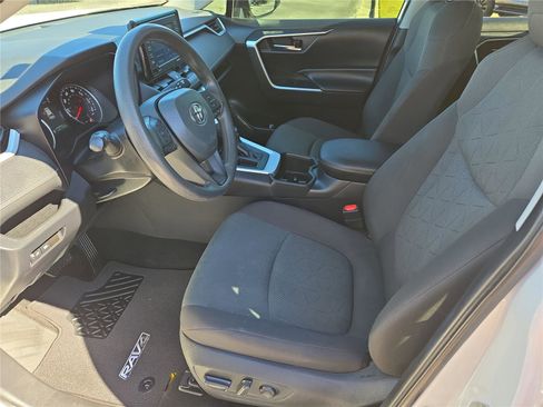 Used 2022 Toyota RAV4 XLE FWD image 15