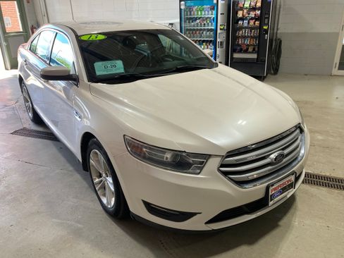 Used 2013 Ford Taurus SEL FWD image 3