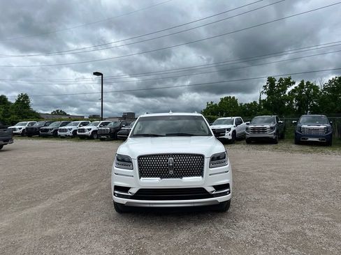 Used 2020 Lincoln Navigator Reserve w/ Luxury Package AWD/4WD image 3