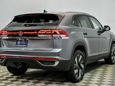 Certified 2025 Volkswagen Atlas Cross Sport SE FWD image 7