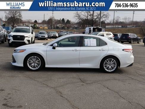 Used 2019 Toyota Camry XLE image 5