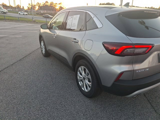 Certified 2023 Ford Escape Active w/ Tech Pack #1 FWD image 4