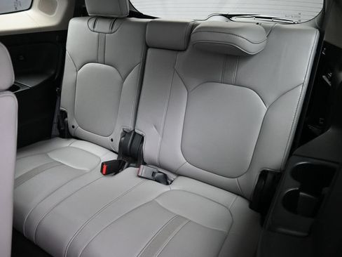 Certified 2023 Honda Pilot Touring image 21