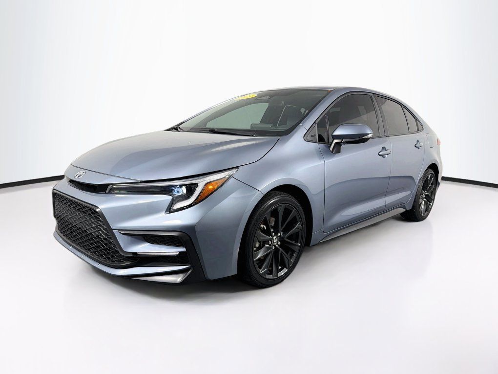 Used 2024 Toyota Corolla SE FWD image 3