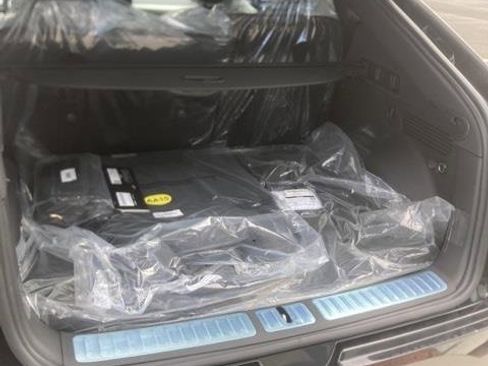 New 2025 Genesis GV60 Advanced image 28