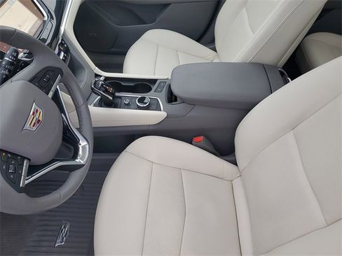 Certified 2024 Cadillac XT6 Premium Luxury w/ LPO, Floor Liner Package image 25