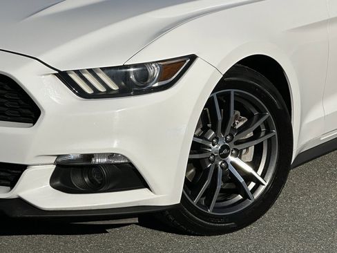 Used 2017 Ford Mustang Premium image 31