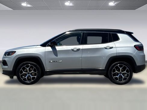 Used 2025 Jeep Compass Limited AWD/4WD image 2