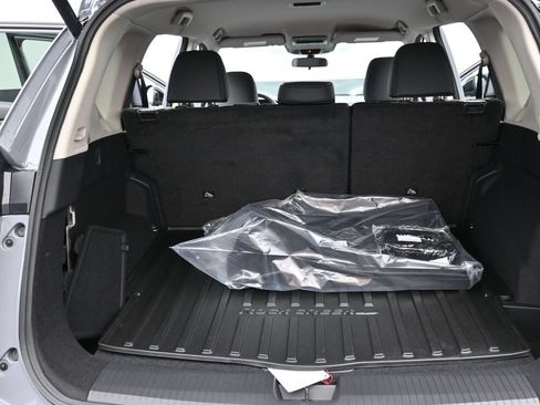Used 2025 Nissan Rogue SV AWD/4WD image 28