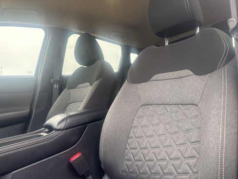 Certified 2025 Nissan Kicks SV image 34