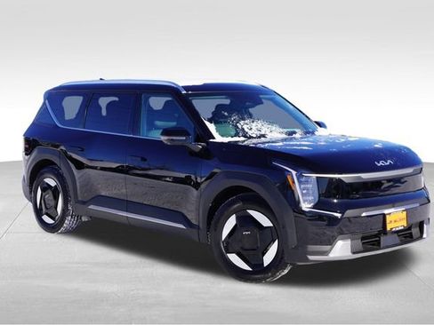 Used 2026 Kia EV9 Wind image 1
