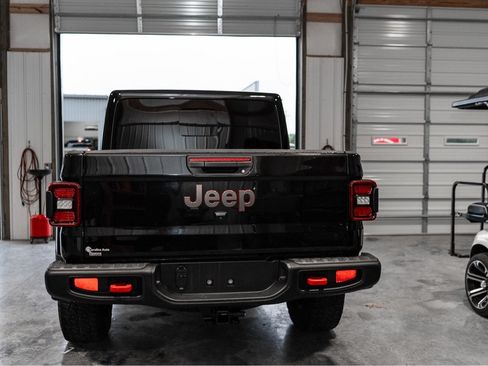 Used 2025 Jeep Gladiator Rubicon w/ Convenience Group AWD/4WD image 6