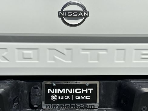Used 2025 Nissan Frontier SV w/ SV Convenience Package RWD image 31