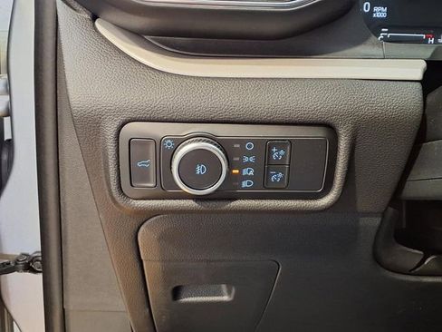 Used 2024 Ford Explorer XLT w/ Equipment Group 202A image 18