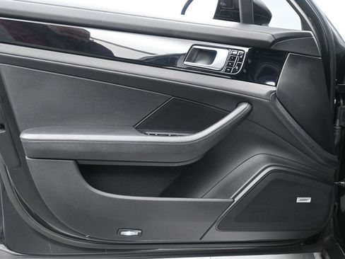 Used 2018 Porsche Panamera 4S image 9