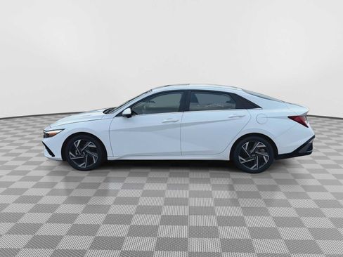 Used 2024 Hyundai Elantra Limited FWD image 5