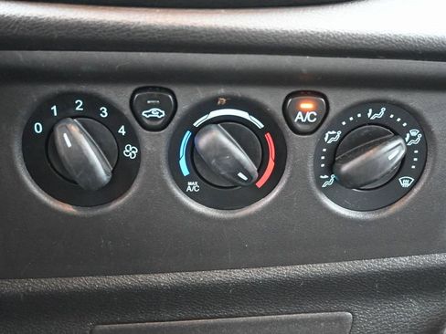 Used 2019 Ford Transit 350 XL image 25